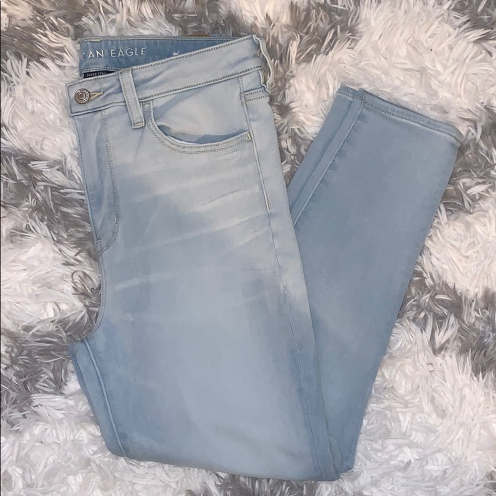 ae high waisted light wash skinny jean